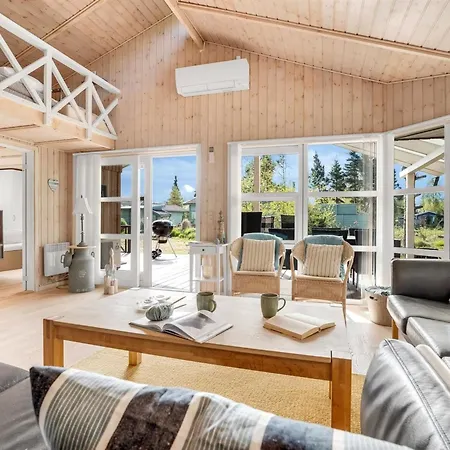 Akseli - 800m From The Sea By Interhome