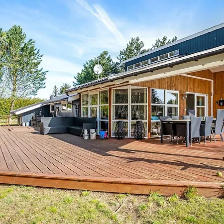 Holiday home Akseli - 800m From The Sea By Interhome