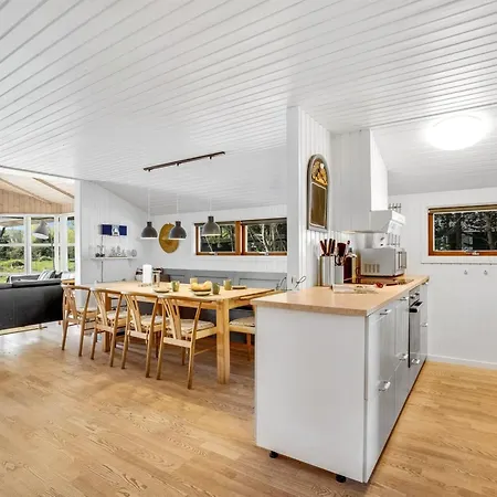 Holiday home Akseli - 800m From The Sea By Interhome *