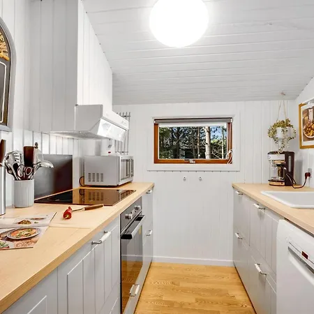 Akseli - 800m From The Sea By Interhome *