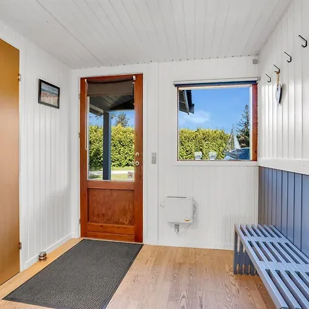 Akseli - 800m From The Sea By Interhome